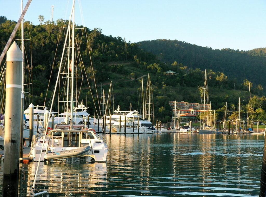 marina in the morning 1371979 1278x946